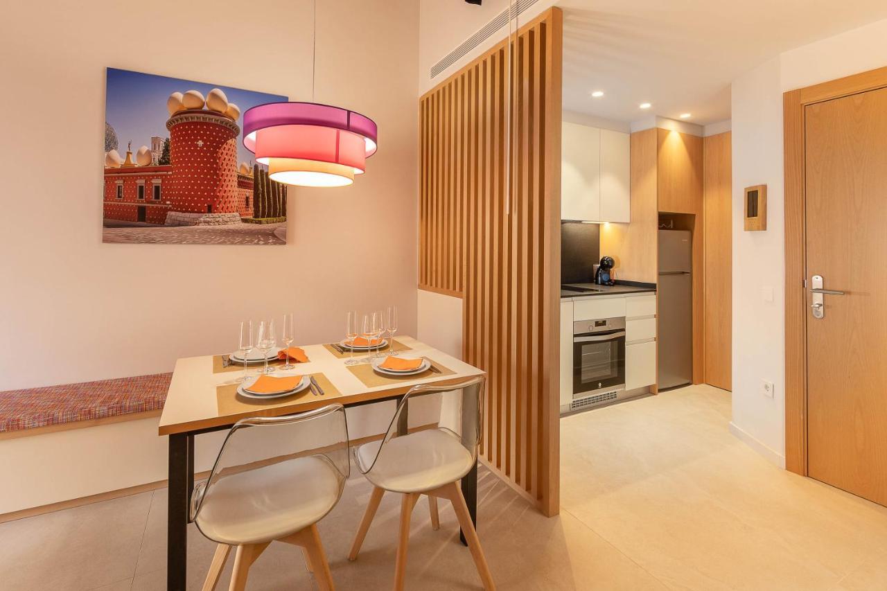 C&C Apartments Figueres  Buitenkant foto