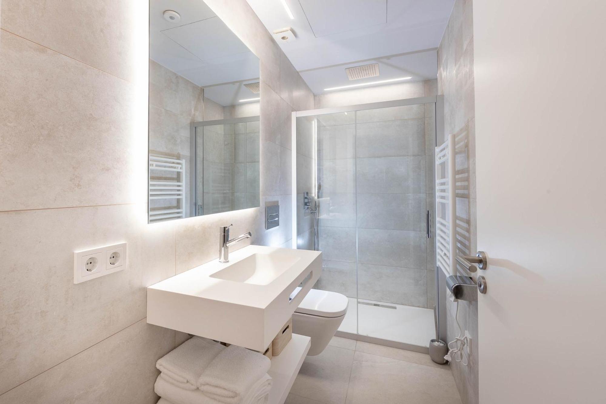 C&C Apartments Figueres  Buitenkant foto
