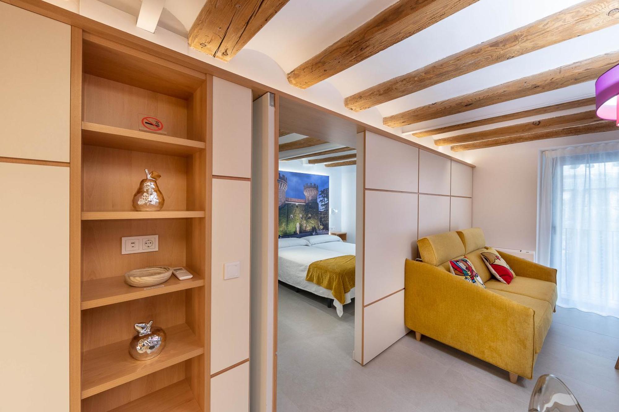 C&C Apartments Figueres  Buitenkant foto