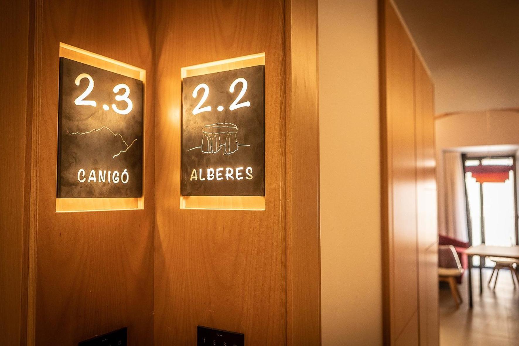 C&C Apartments Figueres  Buitenkant foto