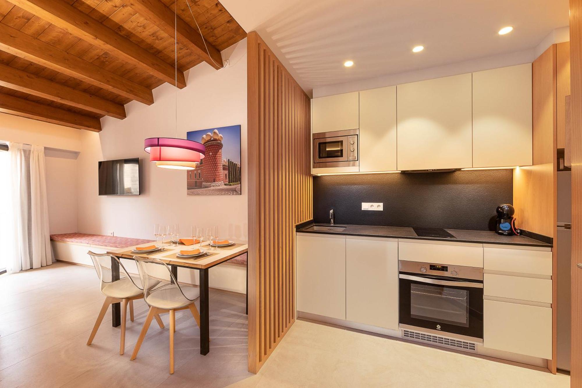 C&C Apartments Figueres  Buitenkant foto