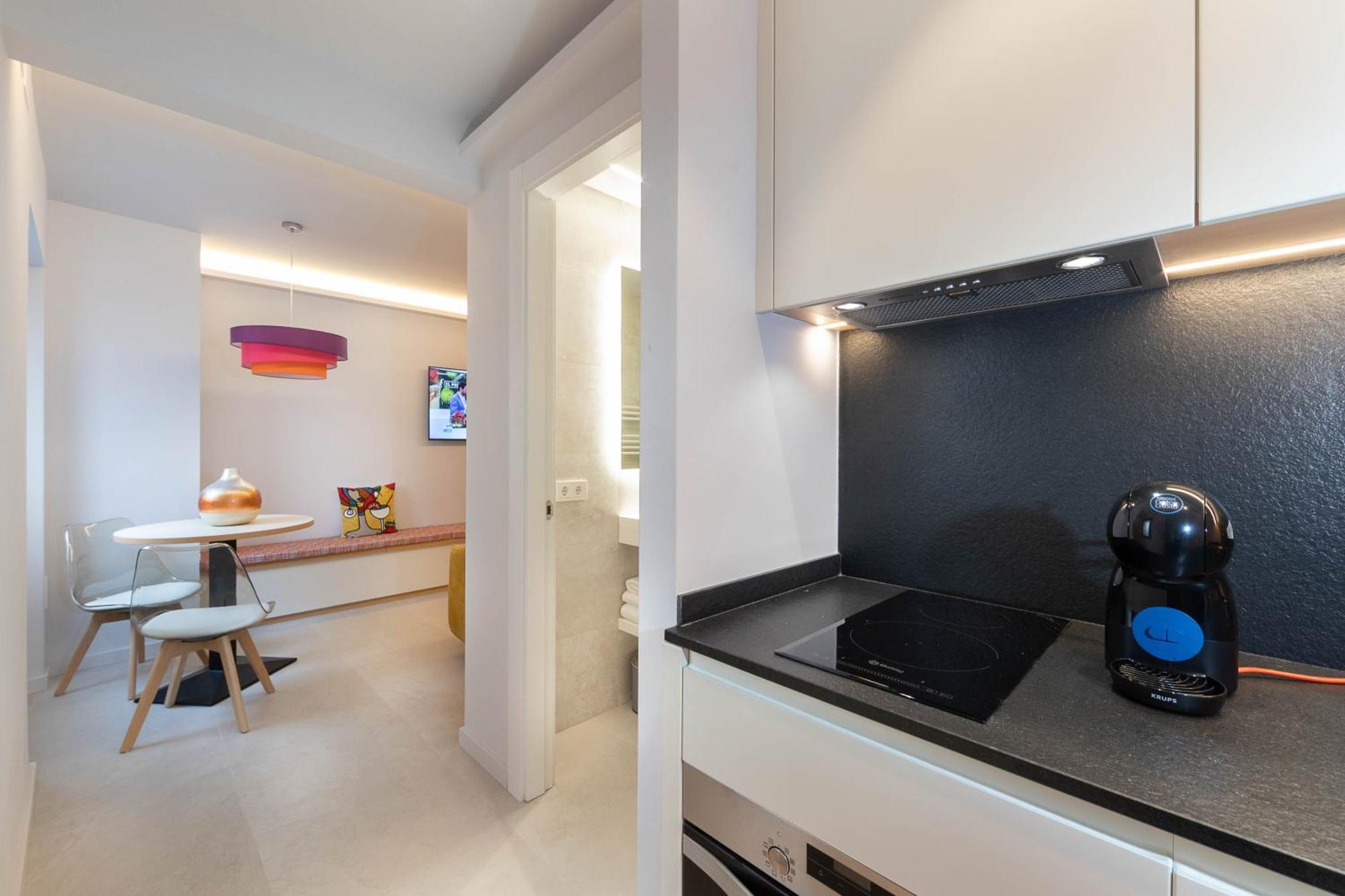 C&C Apartments Figueres  Buitenkant foto