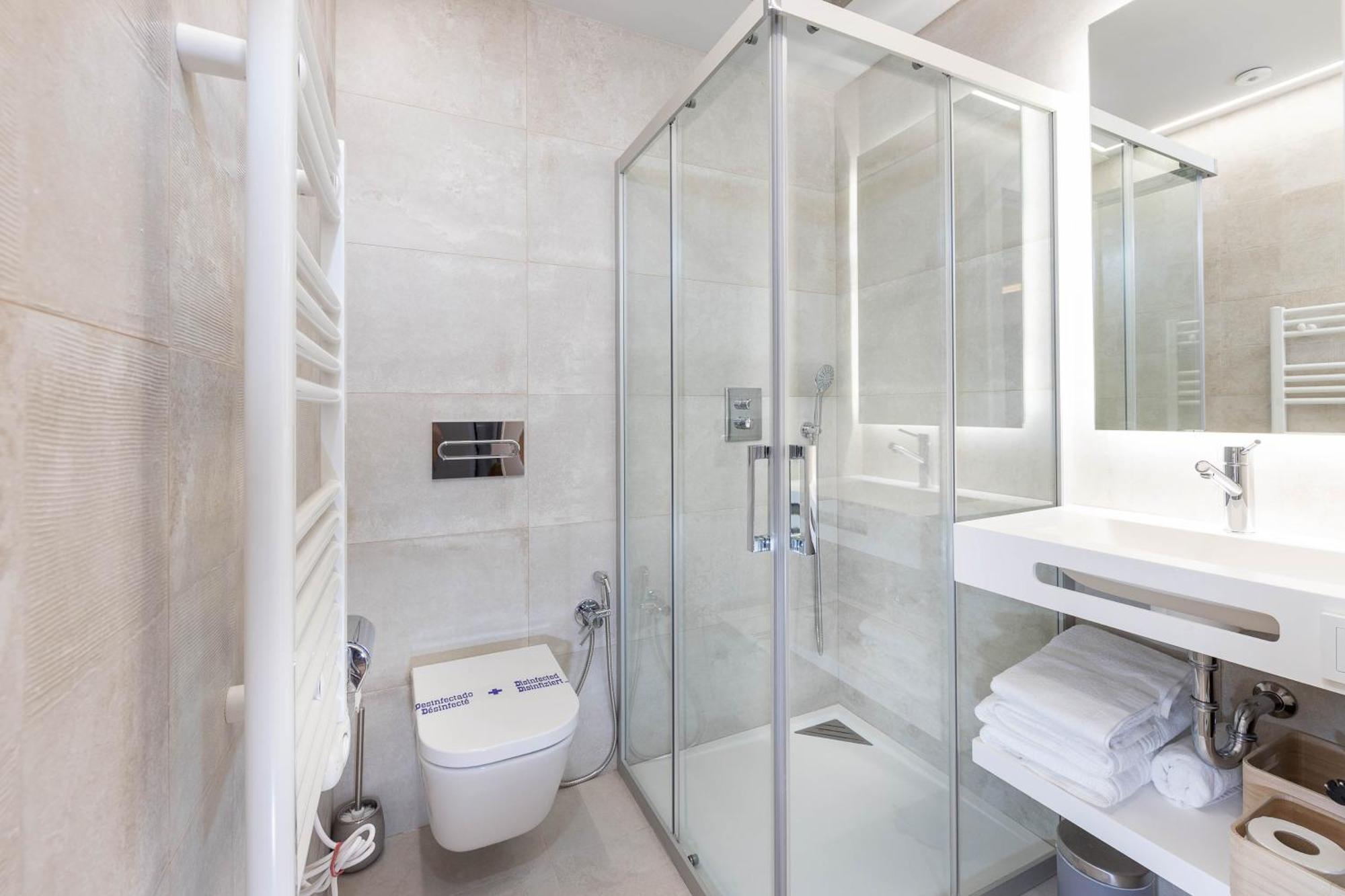C&C Apartments Figueres  Buitenkant foto