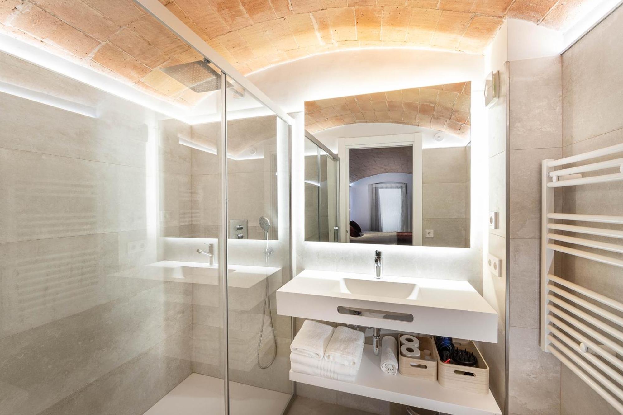 C&C Apartments Figueres  Buitenkant foto