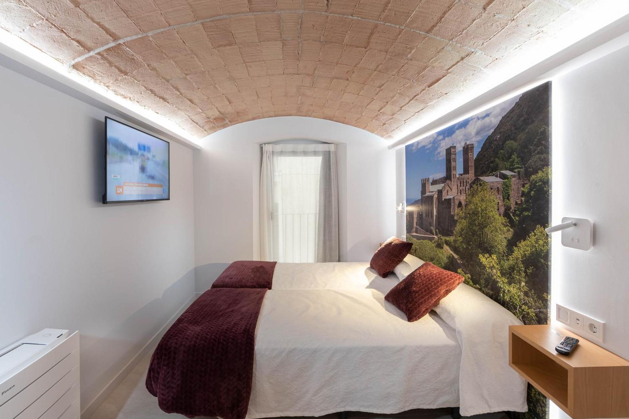 C&C Apartments Figueres  Buitenkant foto