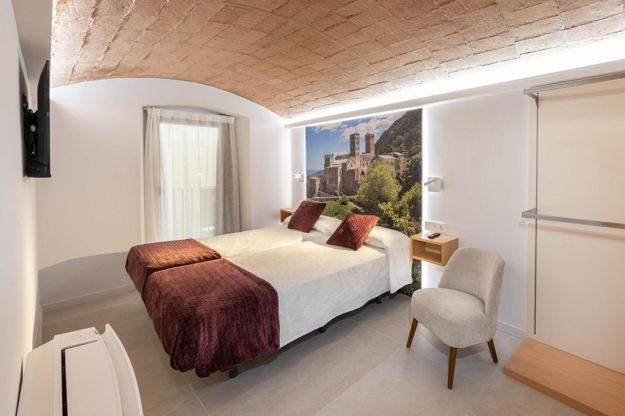 C&C Apartments Figueres  Buitenkant foto